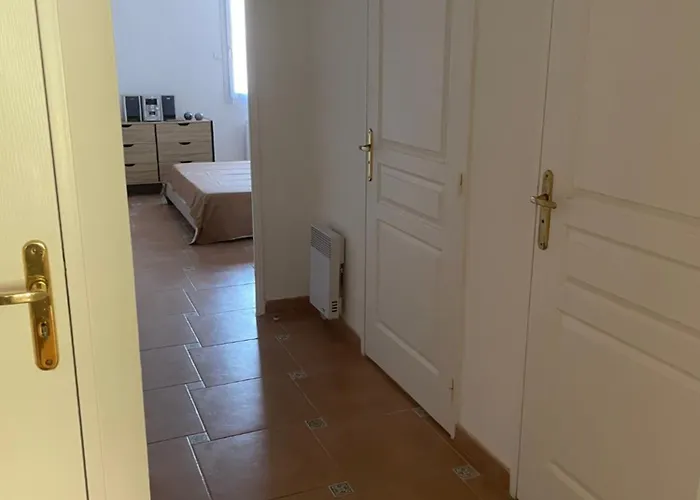 Riviera Oasis: Beachside Retreat With Pool And Tennis Saint-Raphael (Var)