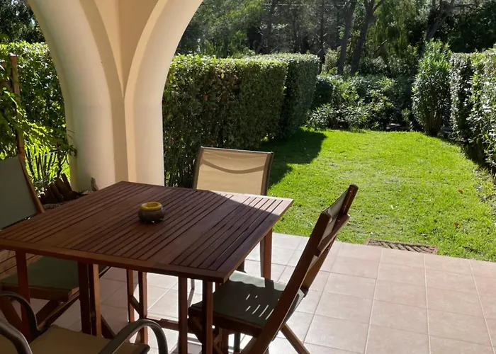 Apartment Riviera Oasis: Beachside Retreat With Pool And Tennis *